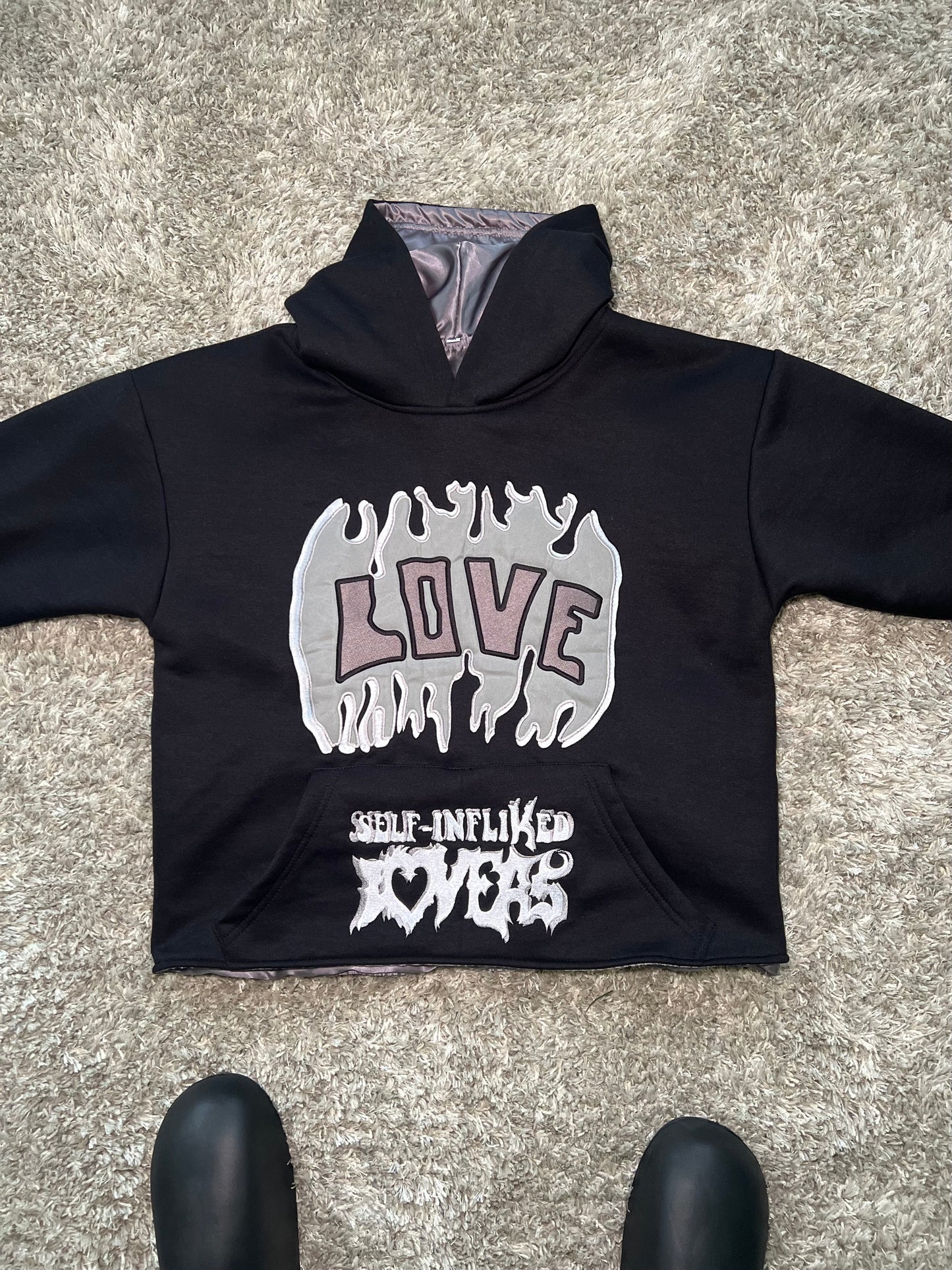 BLACK FEAR-LESS LOVE CROPPED HOODIE