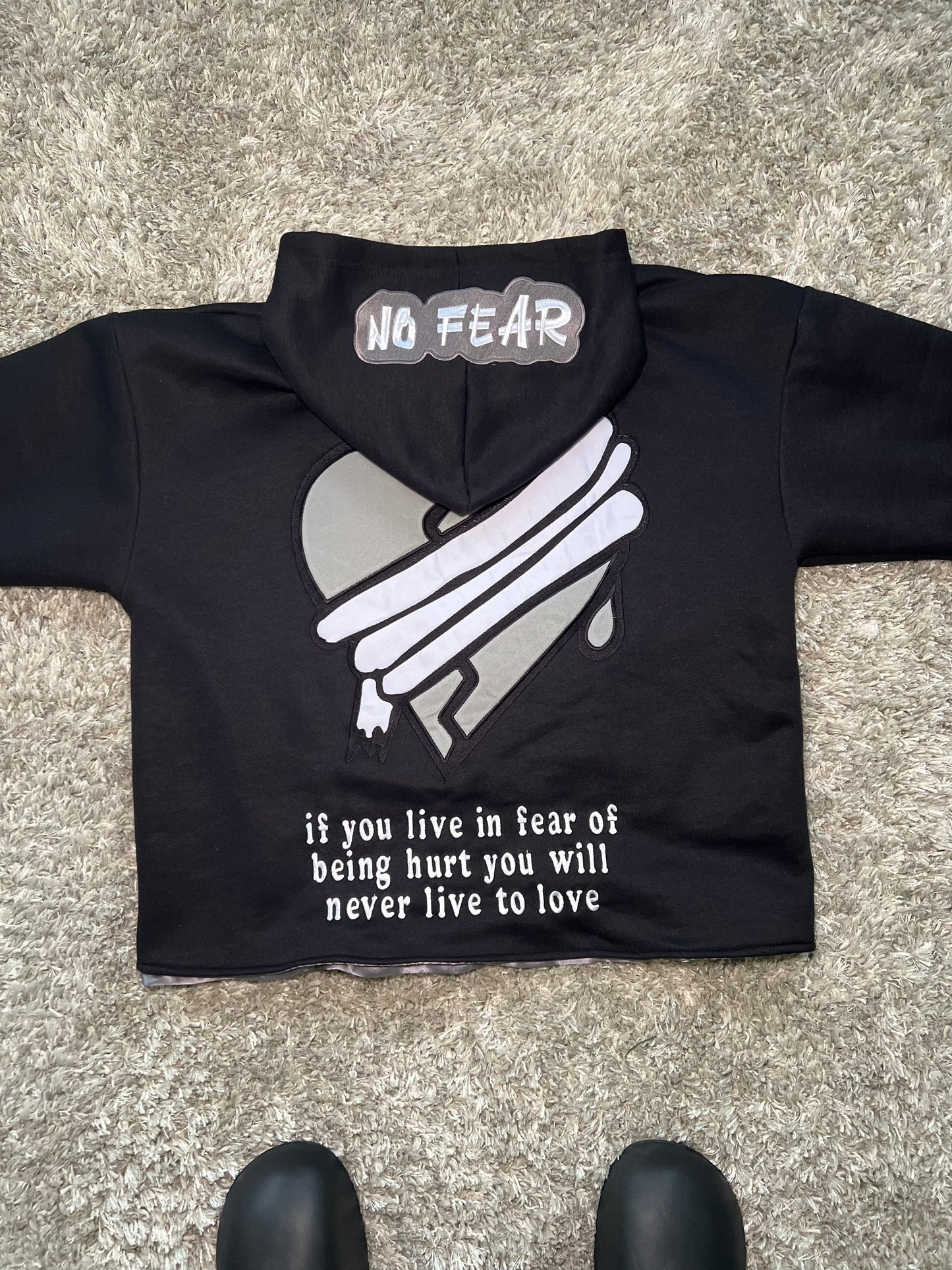 BLACK FEAR-LESS LOVE CROPPED HOODIE